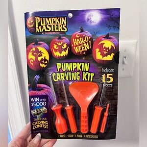 Pumpkin carving kit 🎃